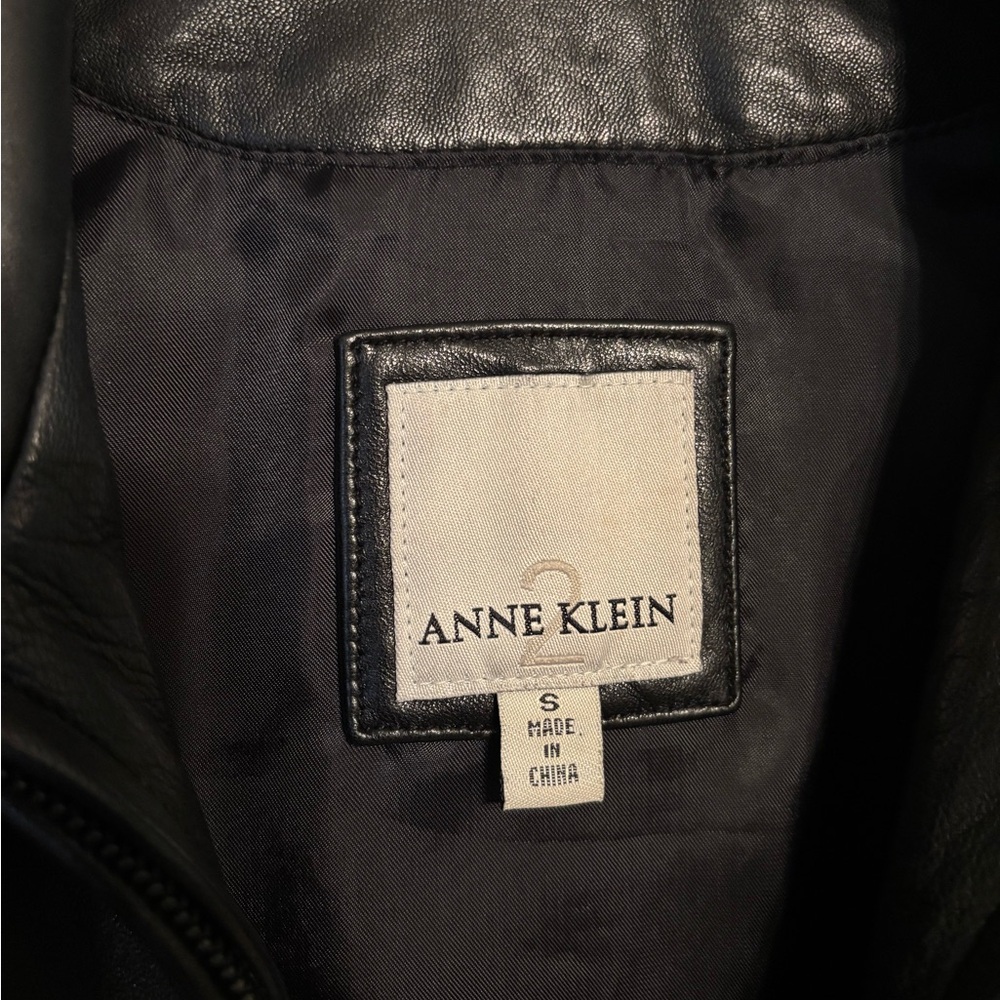 Anne Klein Sleek Black Leather Jacket - Picture 3 of 4